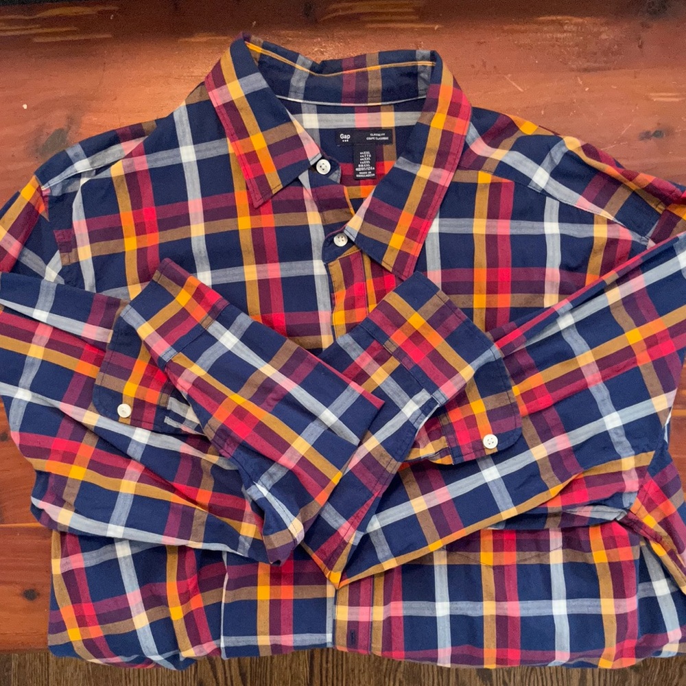 GAP Button Down - Picture 2 of 4